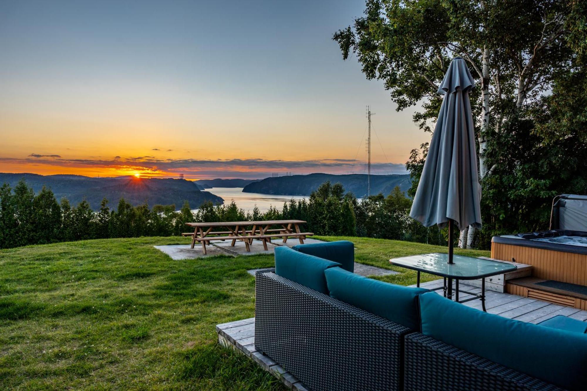 Montfjord - Chalets, Vue Spectaculaire Et Spa. Chantafjord #4 Sacre-Coeur エクステリア 写真