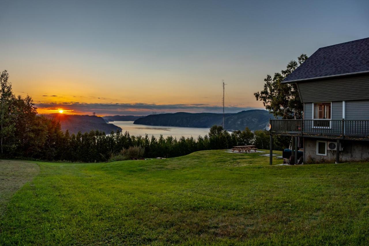 Montfjord - Chalets, Vue Spectaculaire Et Spa. Chantafjord #4 Sacre-Coeur エクステリア 写真